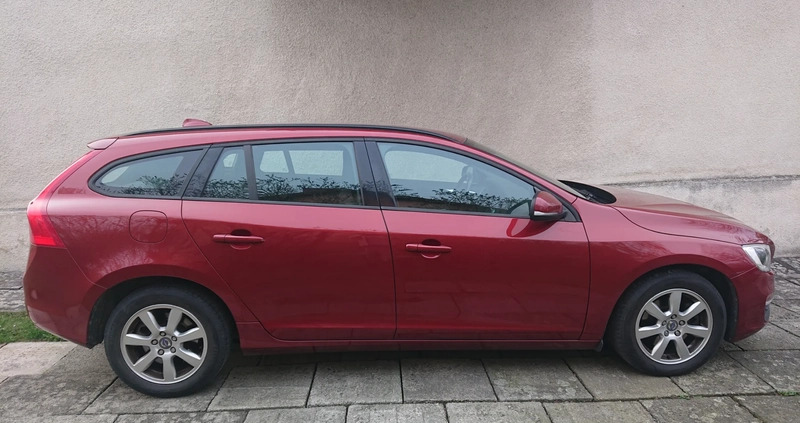 Volvo V60 cena 47000 przebieg: 144000, rok produkcji 2014 z Skawina małe 596